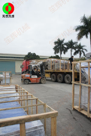 蔬果清洗加工生產(chǎn)線春節(jié)前專車發(fā)貨上?？蛻?！